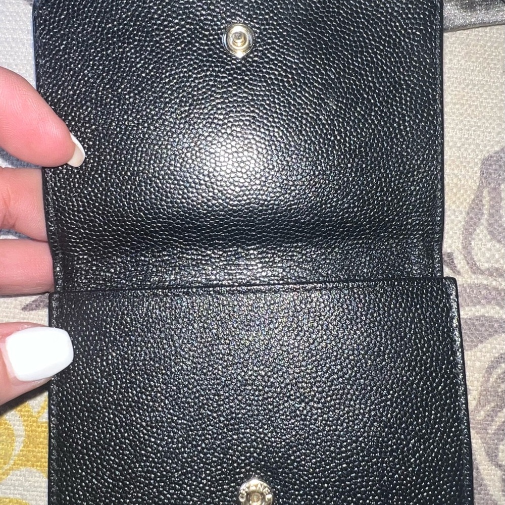 CHANEL Caviar leather wallet - Picture 9 of 10